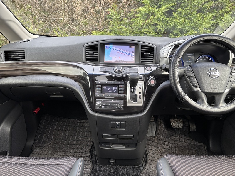 Nissan Elgrand 250 Highway Star - U11615