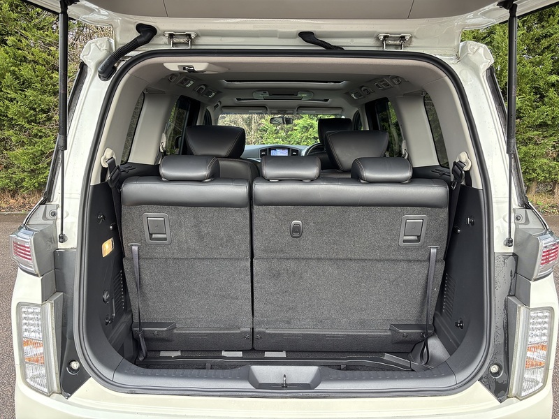 Nissan Elgrand 250 Highway Star - U11615