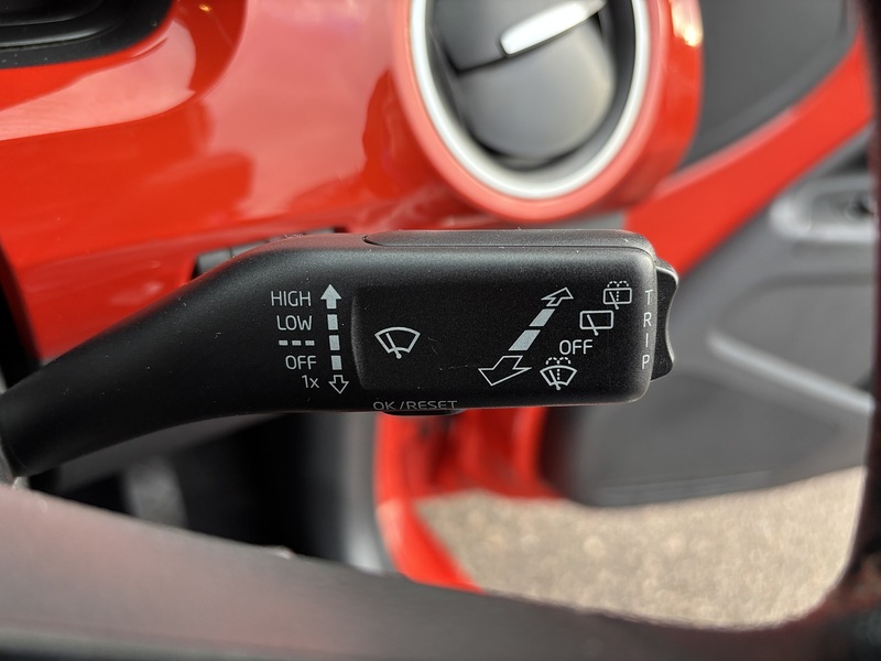 Volkswagen Up Orange Up - U11616