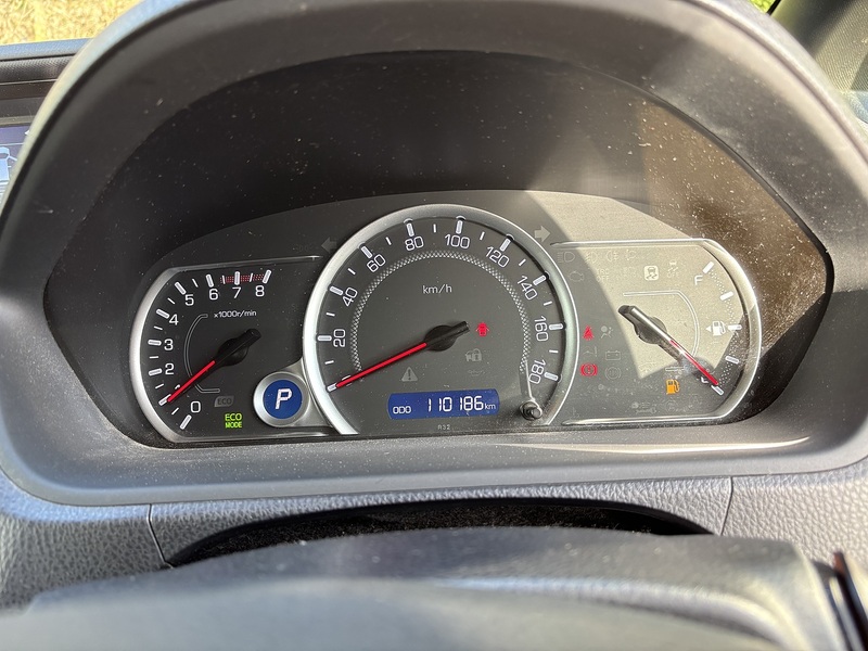 Toyota Voxy Zs - U11617