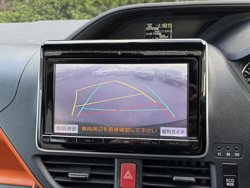 Toyota Voxy Zs - U11617