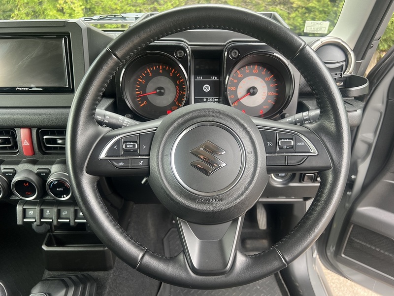 Suzuki Jimny Sierra 4WD JC - U11619