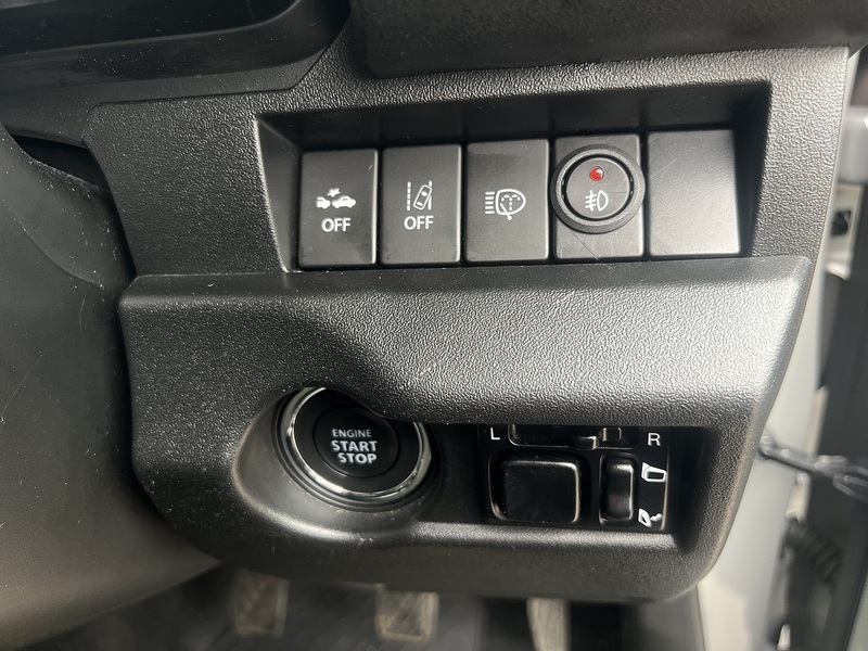 Suzuki Jimny Sierra 4WD JC - U11619