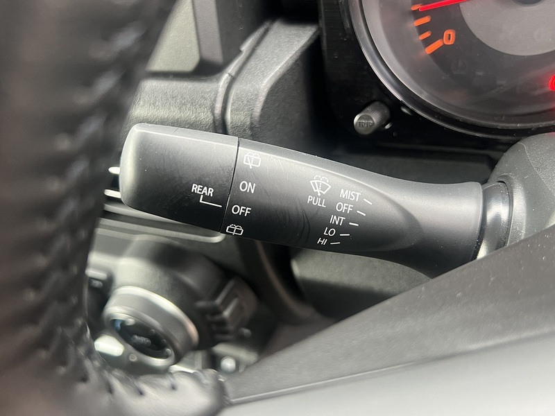 Suzuki Jimny Sierra 4WD JC - U11619
