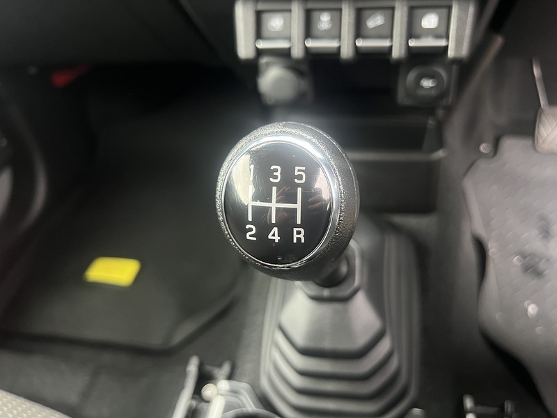 Suzuki Jimny Sierra 4WD JC - U11619