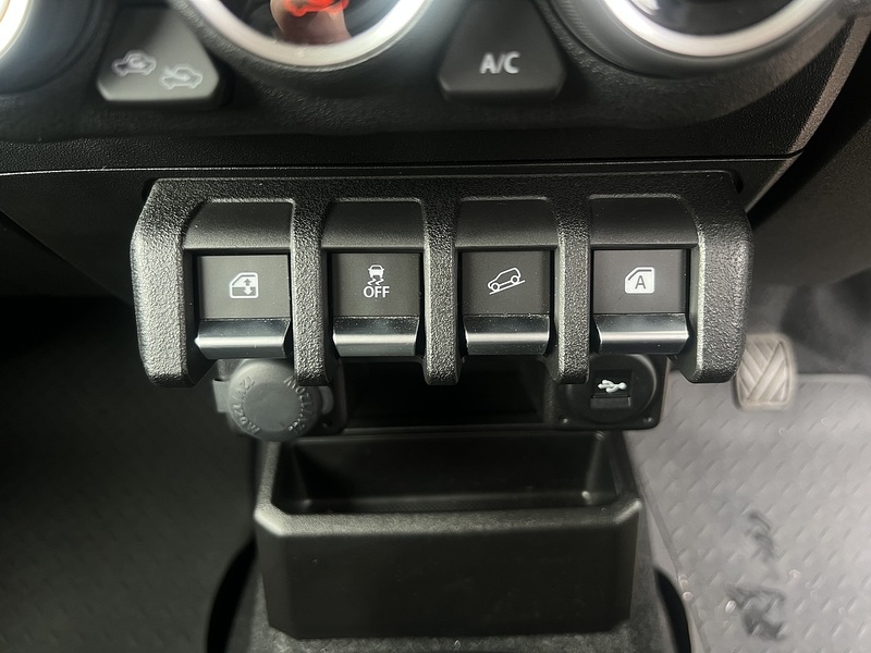 Suzuki Jimny Sierra 4WD JC - U11619