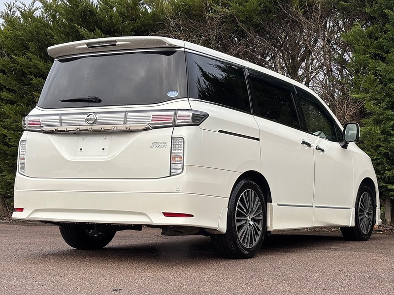Nissan Elgrand 5D 250 Highway Star - U11622
