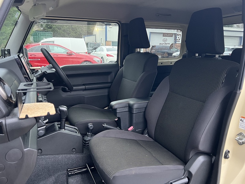 Suzuki Jimny Sierra 4WD JC - U11629