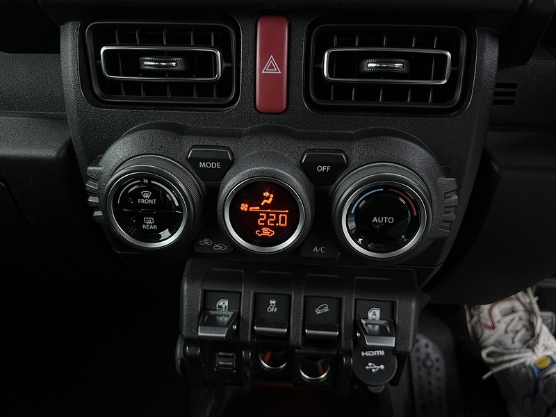 Suzuki Jimny Sierra 4WD JC - U11629