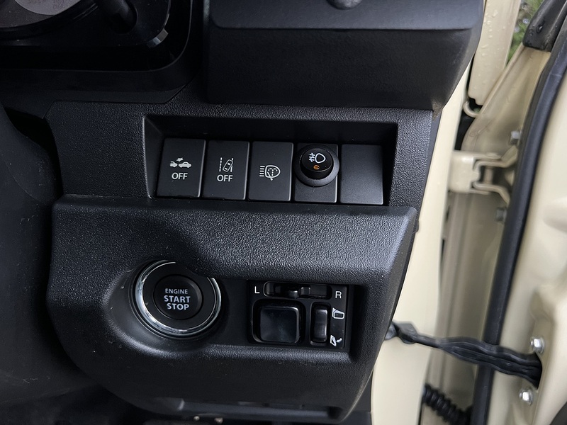 Suzuki Jimny Sierra 4WD JC - U11629