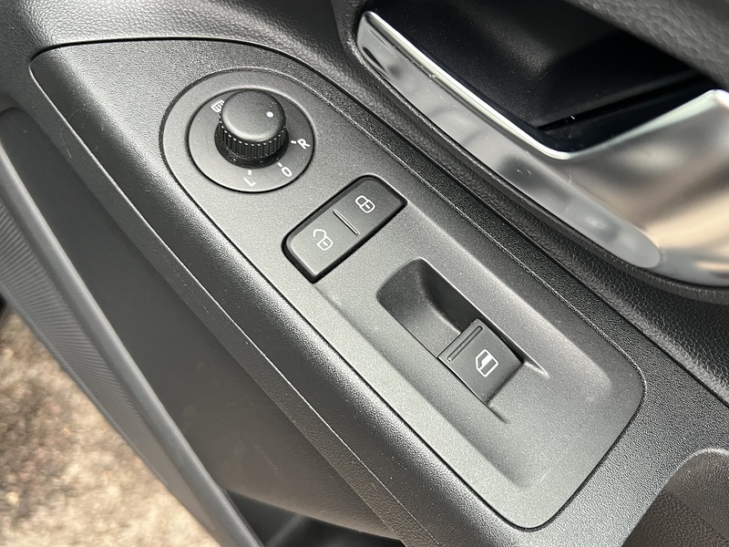 Volkswagen Up High Up - U11631