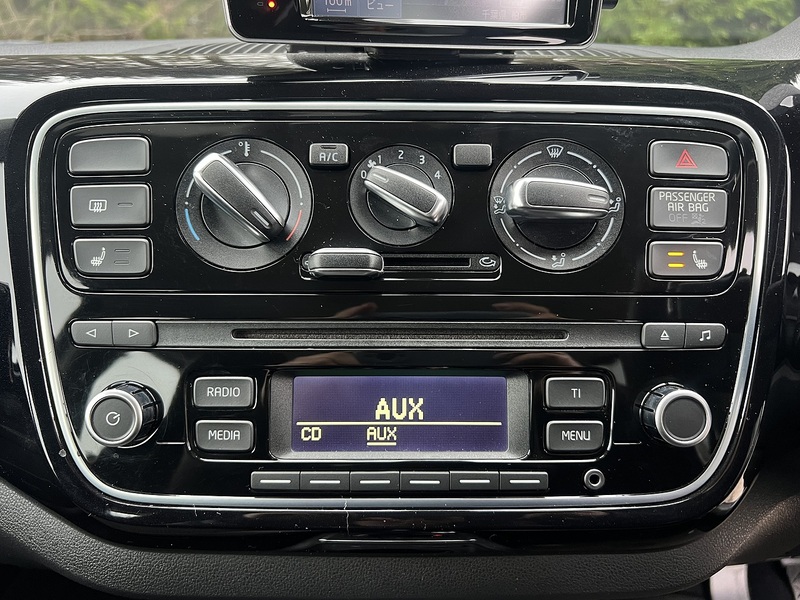 Volkswagen Up High Up - U11631