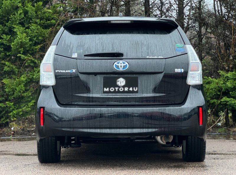 Toyota Prius Alpha G - U11632