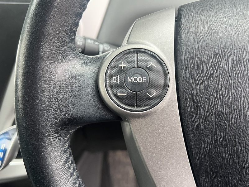 Toyota Prius Alpha G - U11632