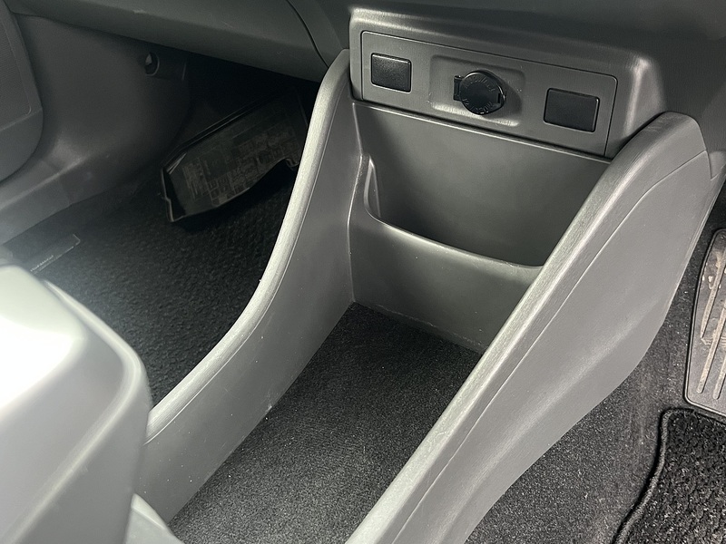 Toyota Prius Alpha G - U11632