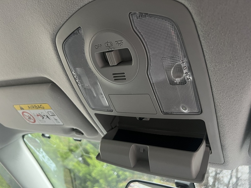 Toyota Prius Alpha G - U11632