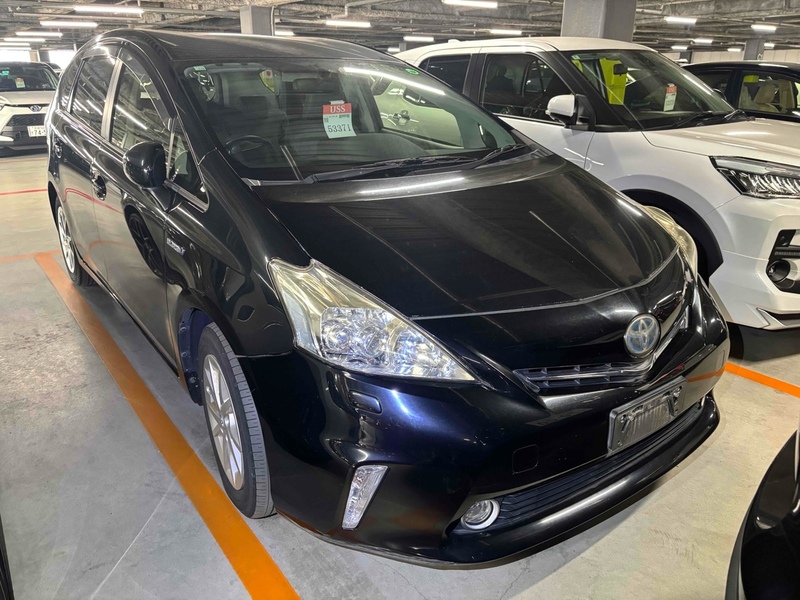 Toyota Prius Alpha G - U11632