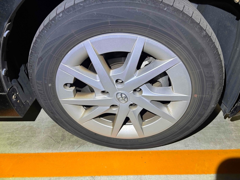 Toyota Prius Alpha G - U11632