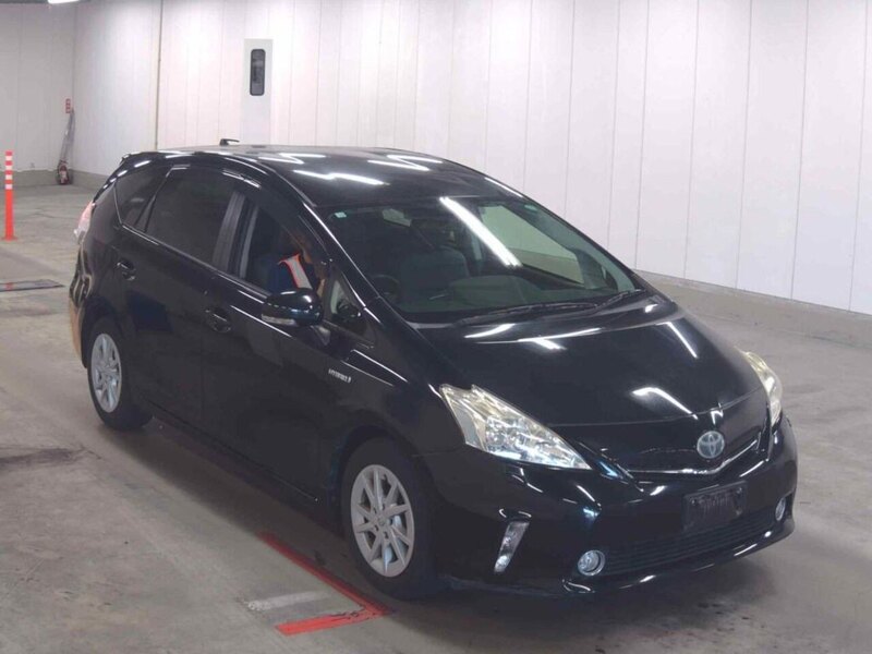 Toyota Prius Alpha G - U11632