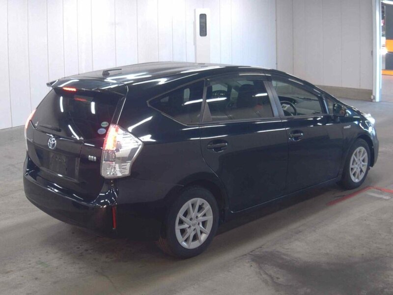 Toyota Prius Alpha G - U11632