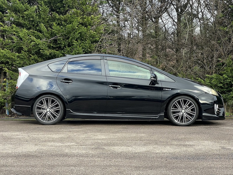 Toyota Prius S - U11635