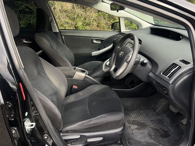 Toyota Prius S - U11635