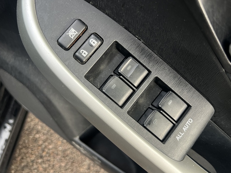 Toyota Prius S - U11635