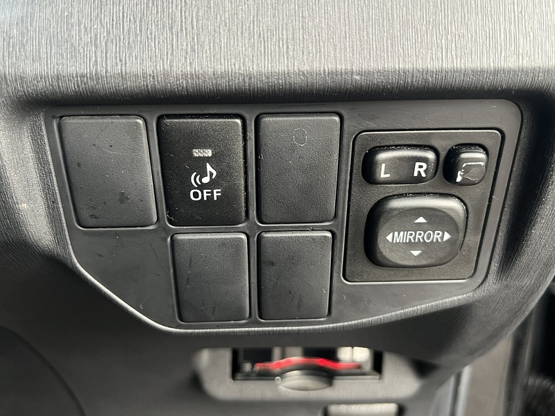 Toyota Prius S - U11635