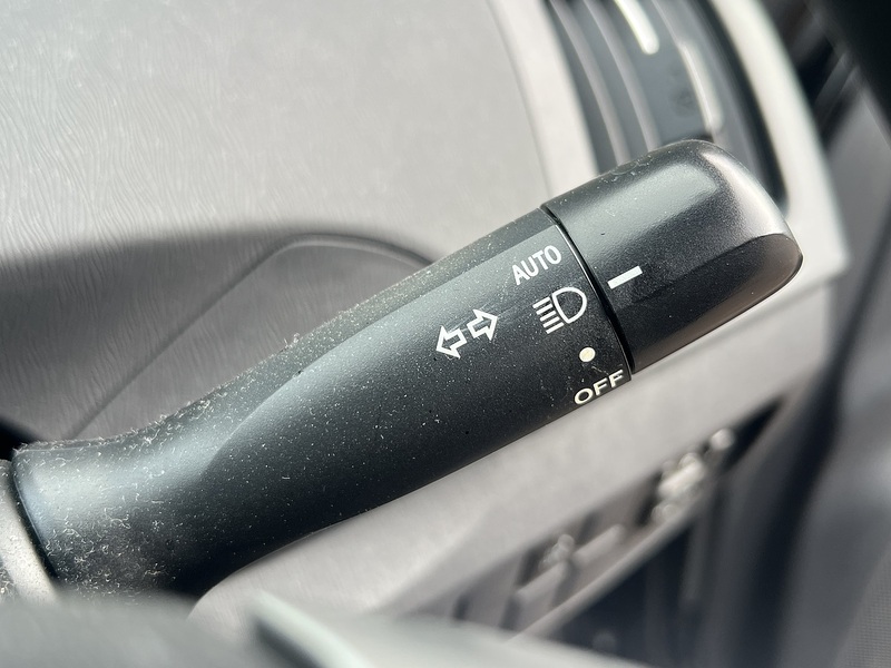 Toyota Prius S - U11635