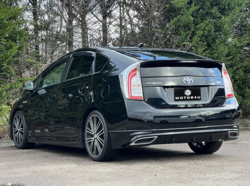 Toyota Prius S - U11635