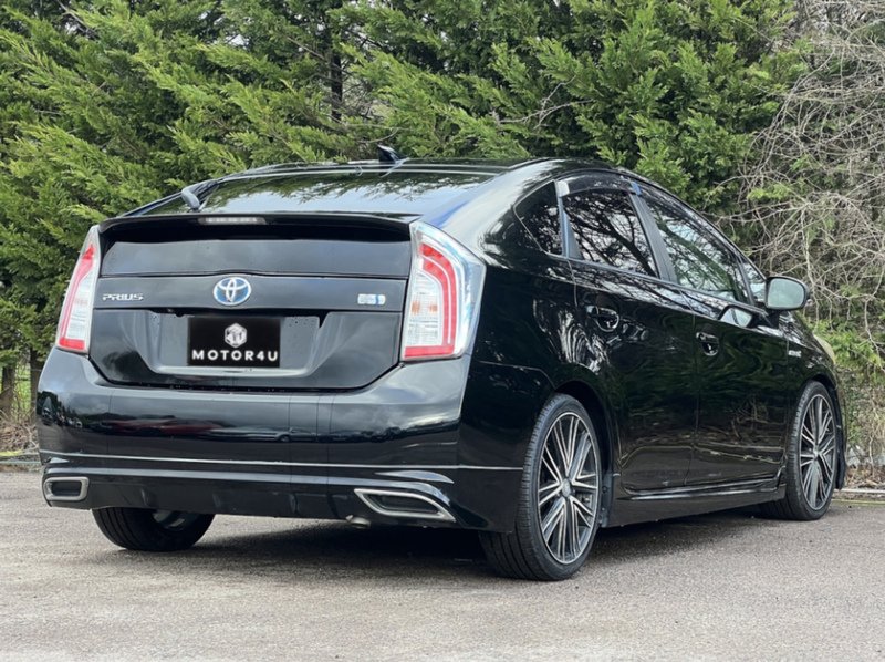 Toyota Prius S - U11635