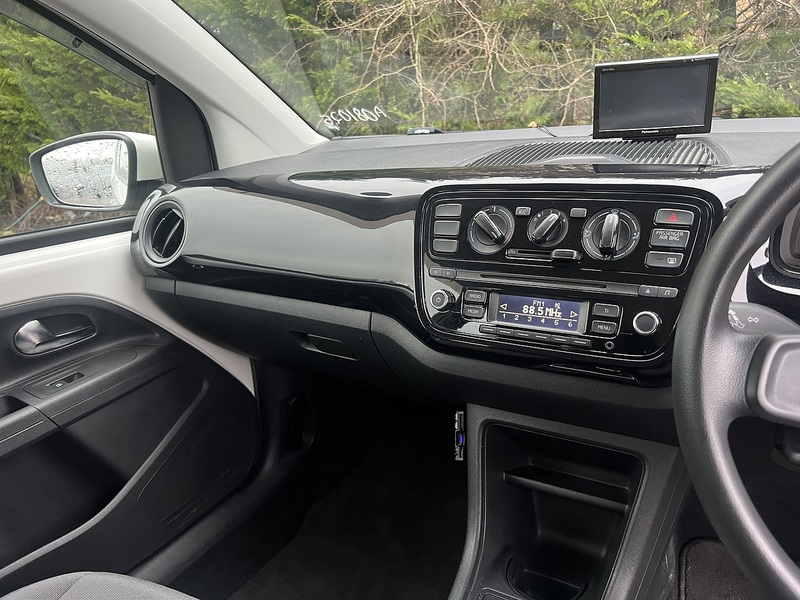 Volkswagen Up Move Up - U11638