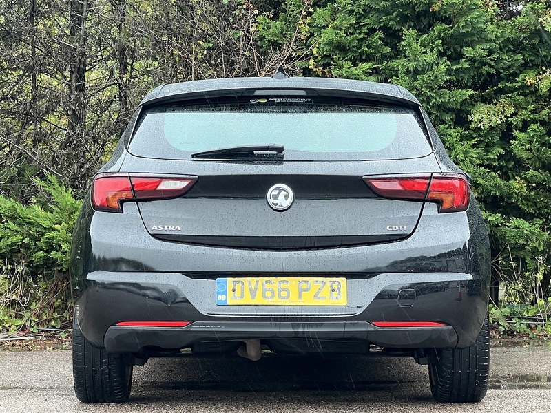Vauxhall Astra CDTi BlueInjection SRi Nav - U11640