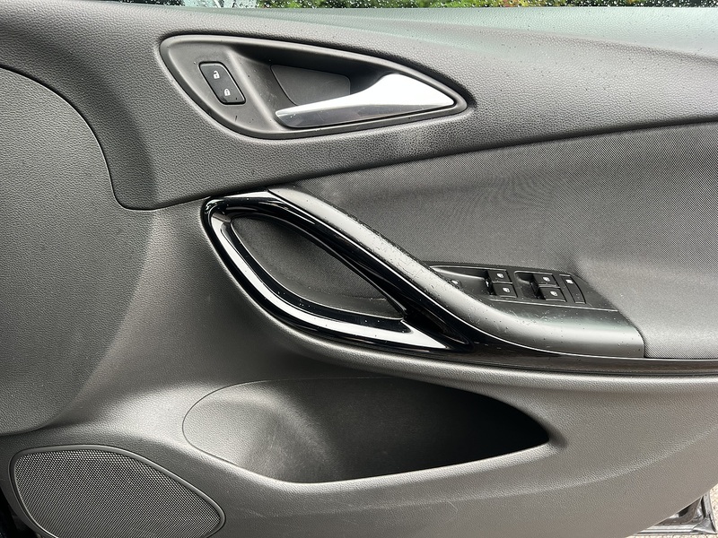 Vauxhall Astra CDTi BlueInjection SRi Nav - U11640