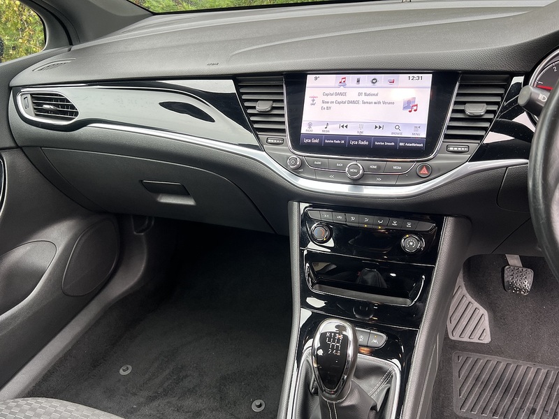 Vauxhall Astra CDTi BlueInjection SRi Nav - U11640