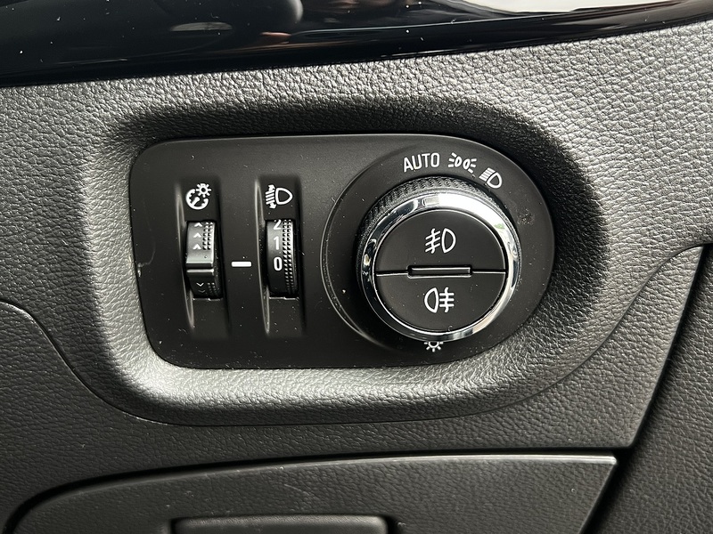 Vauxhall Astra CDTi BlueInjection SRi Nav - U11640