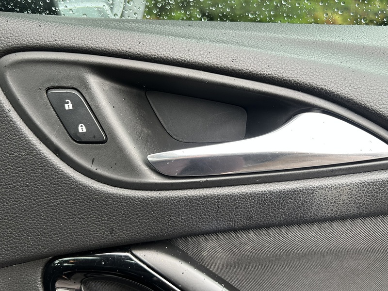 Vauxhall Astra CDTi BlueInjection SRi Nav - U11640