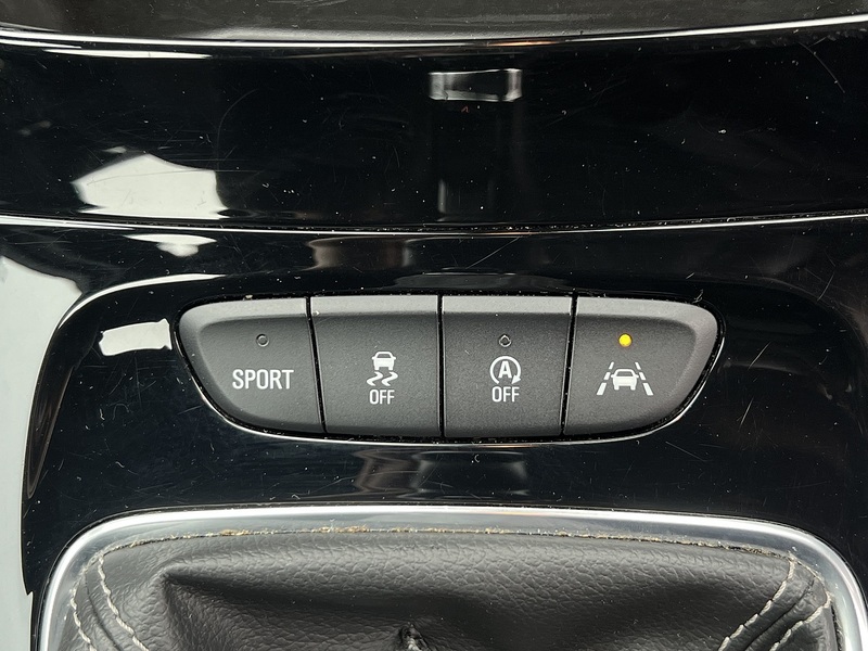 Vauxhall Astra CDTi BlueInjection SRi Nav - U11640