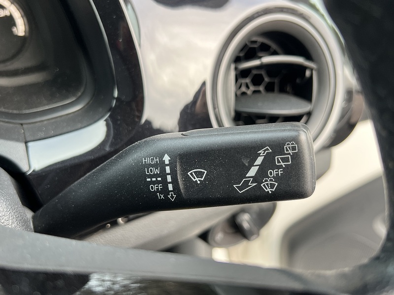 Volkswagen Up Move Up - U11641