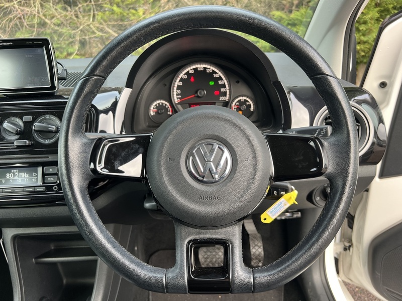 Volkswagen Up Move Up - U11641