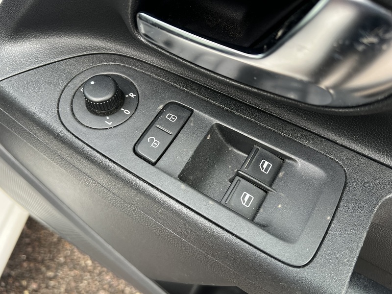 Volkswagen Up Move Up - U11641