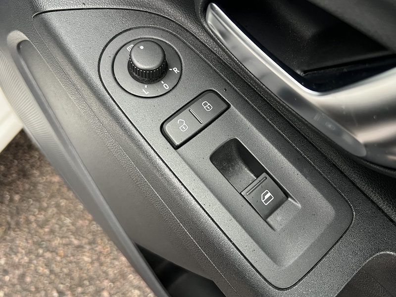 Volkswagen Up Move Up - U11642