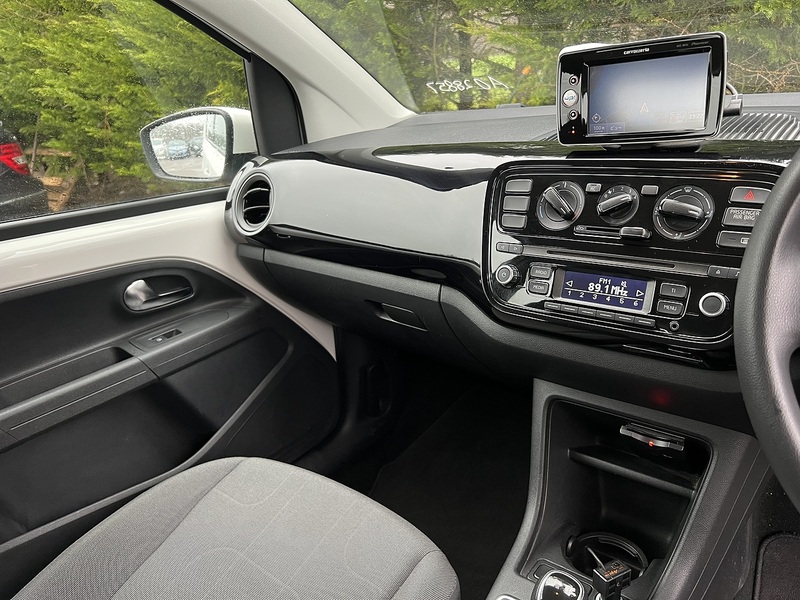 Volkswagen Up Move Up - U11642