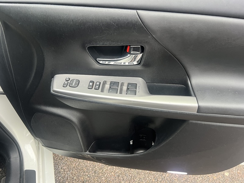 Toyota Prius Plus Icon Tss - U11644