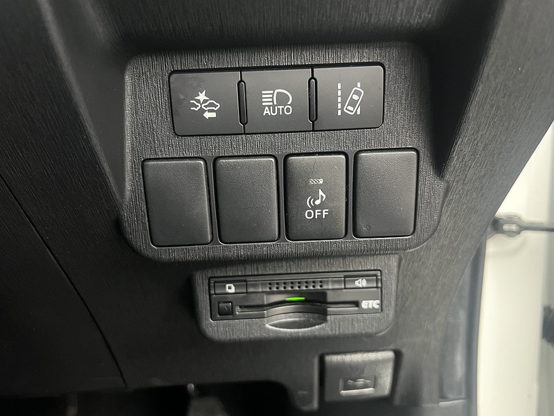 Toyota Prius Plus Icon Tss - U11644