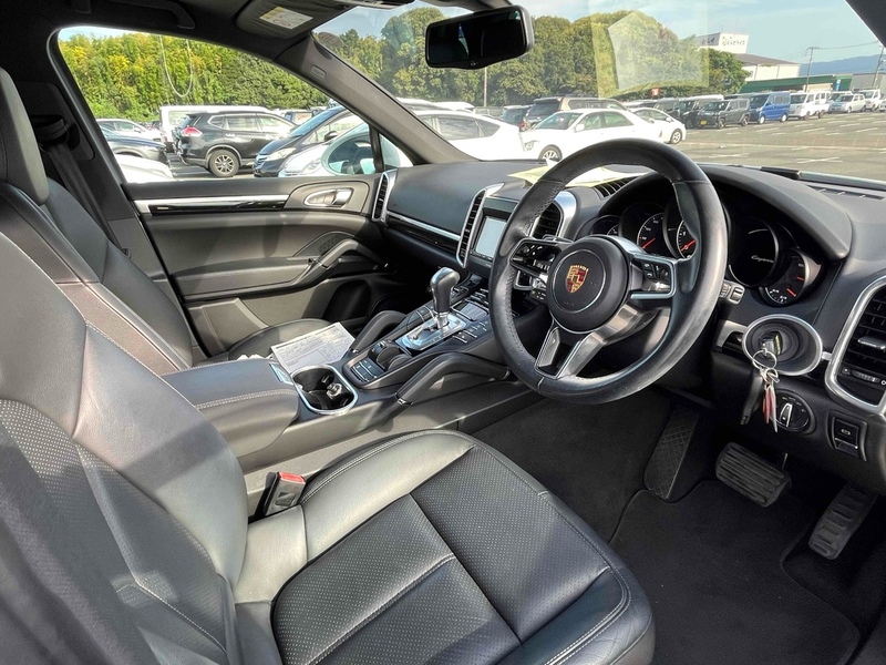Porsche Cayenne 4WD - U11645