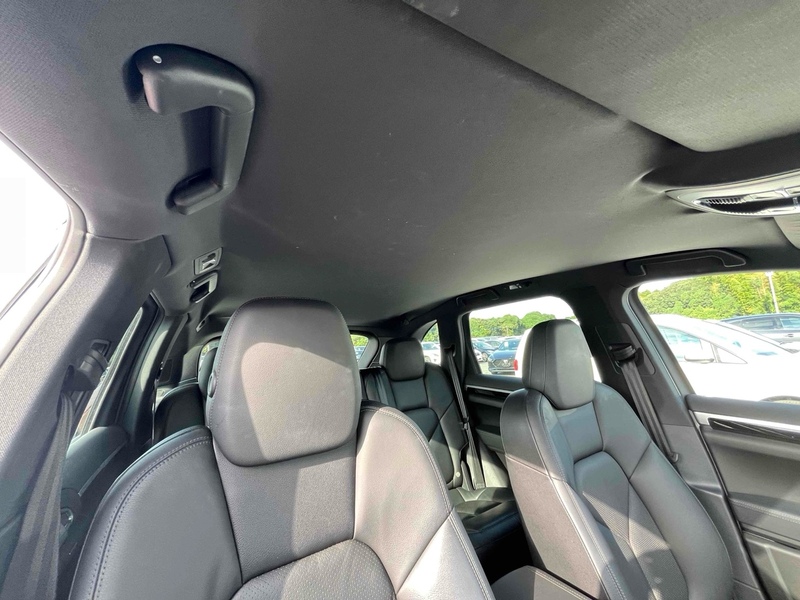 Porsche Cayenne 4WD - U11645