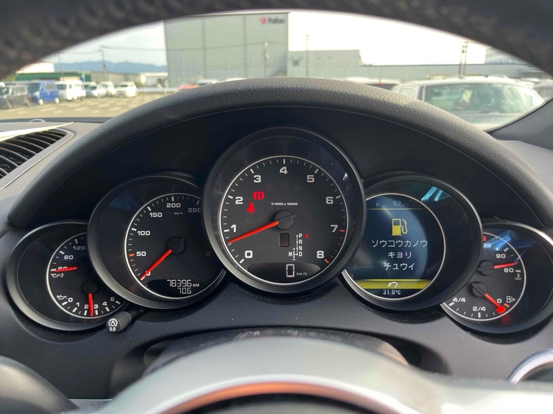 Porsche Cayenne 4WD - U11645