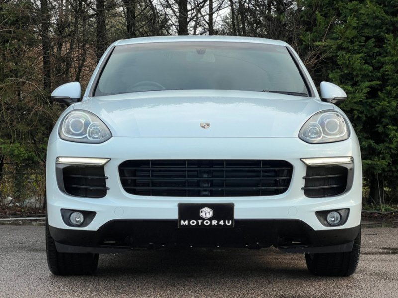 Porsche Cayenne 4WD - U11645