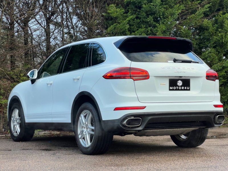 Porsche Cayenne 4WD - U11645